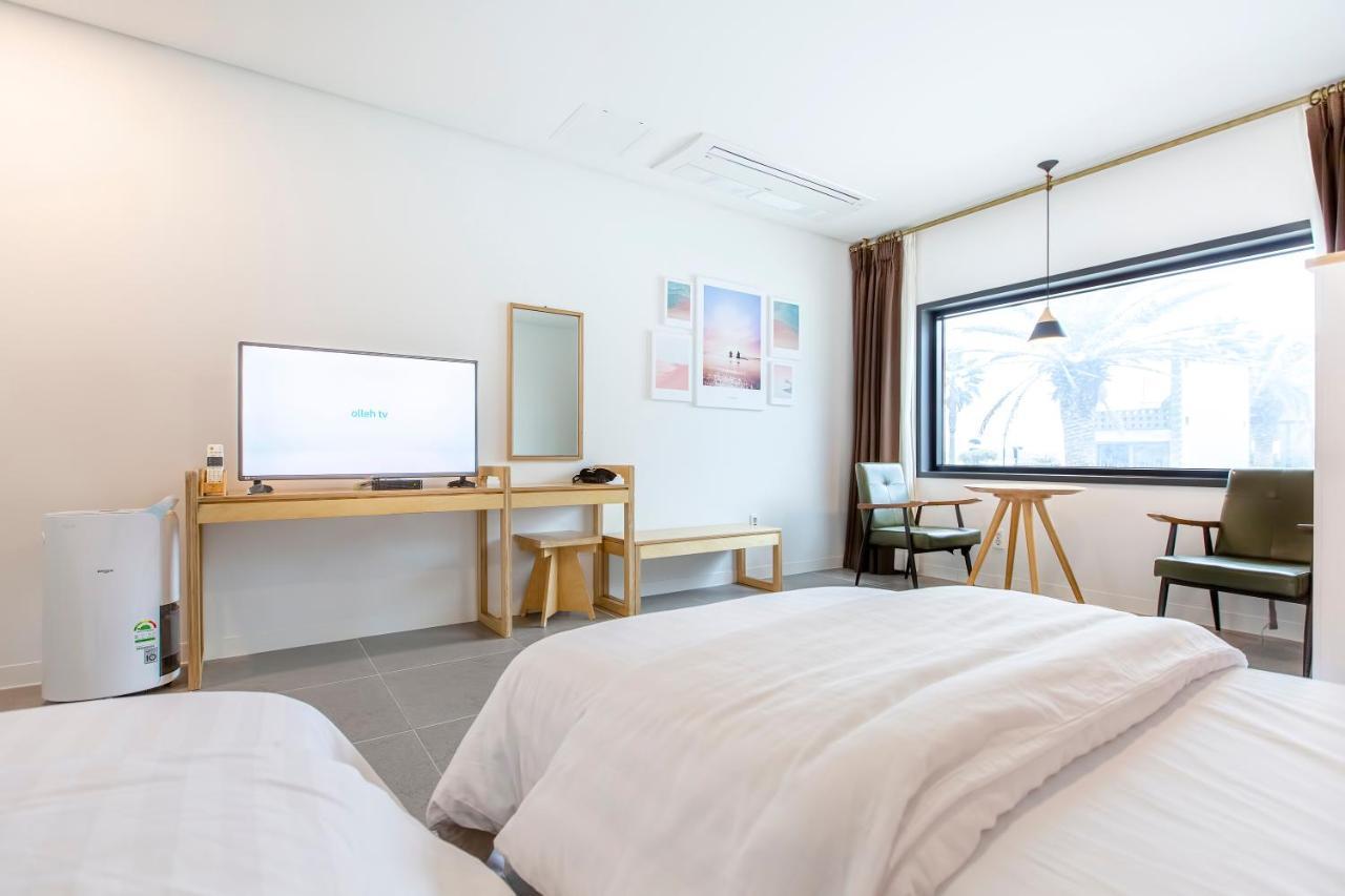 Lunamar Pension Jeju Extérieur photo