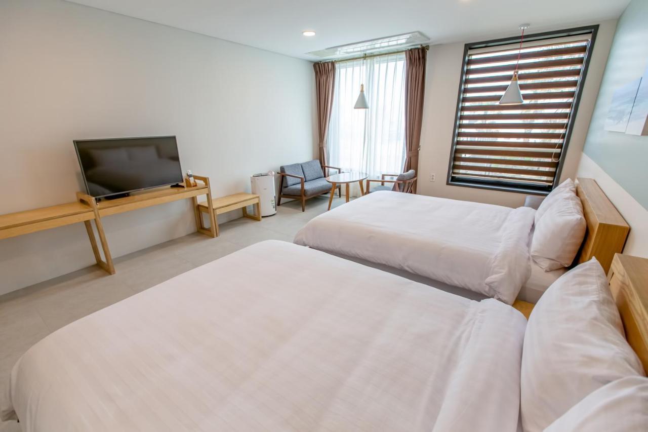 Lunamar Pension Jeju Extérieur photo