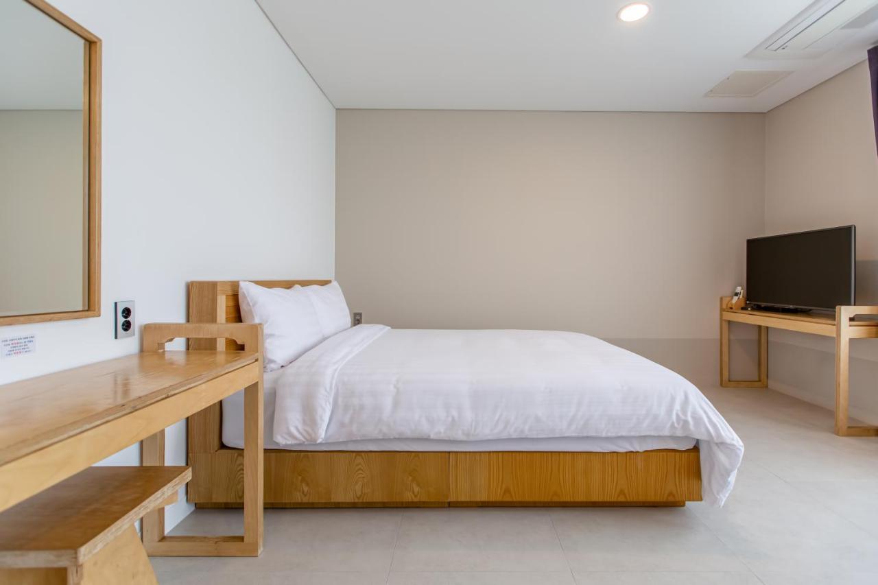 Lunamar Pension Jeju Extérieur photo