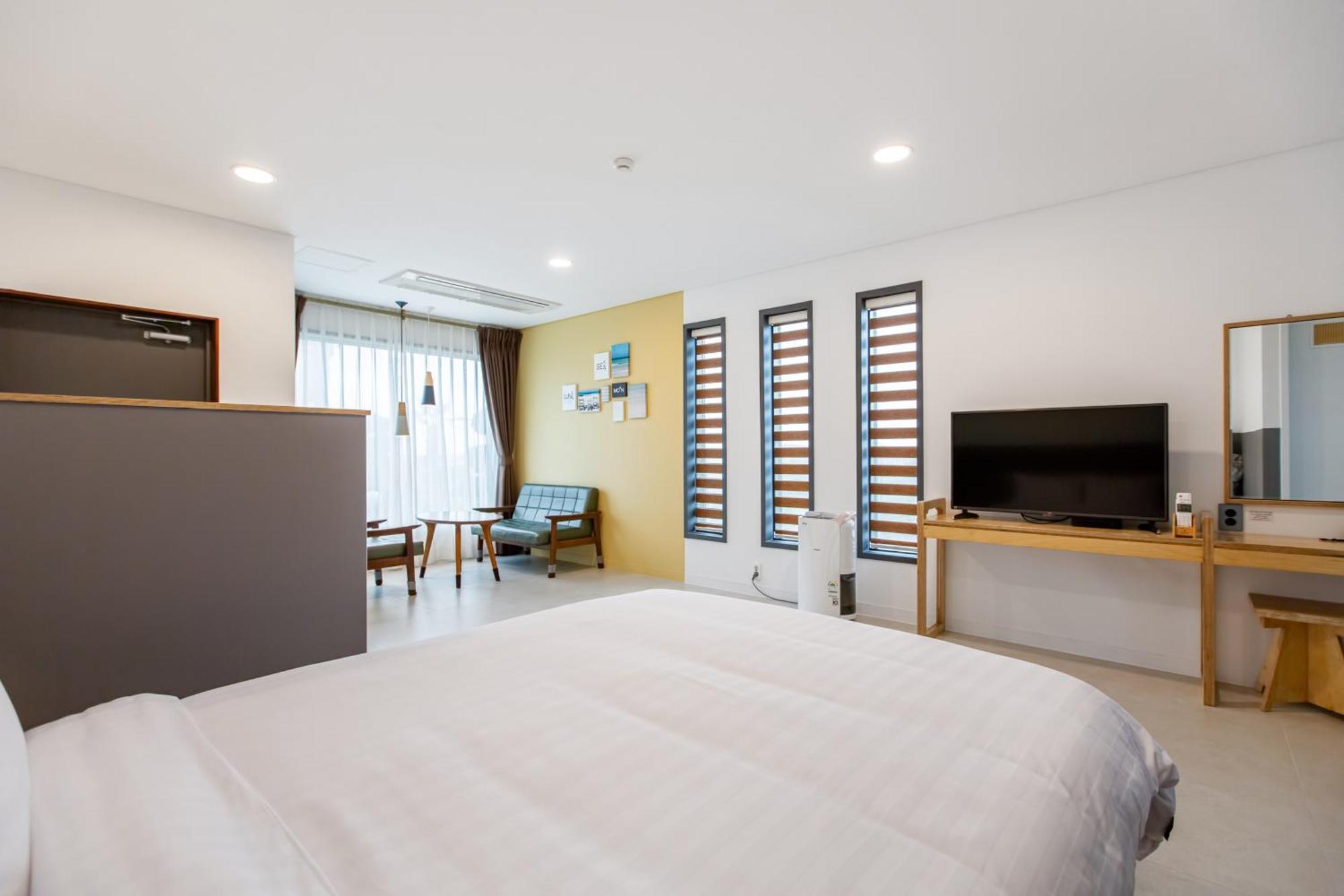 Lunamar Pension Jeju Extérieur photo
