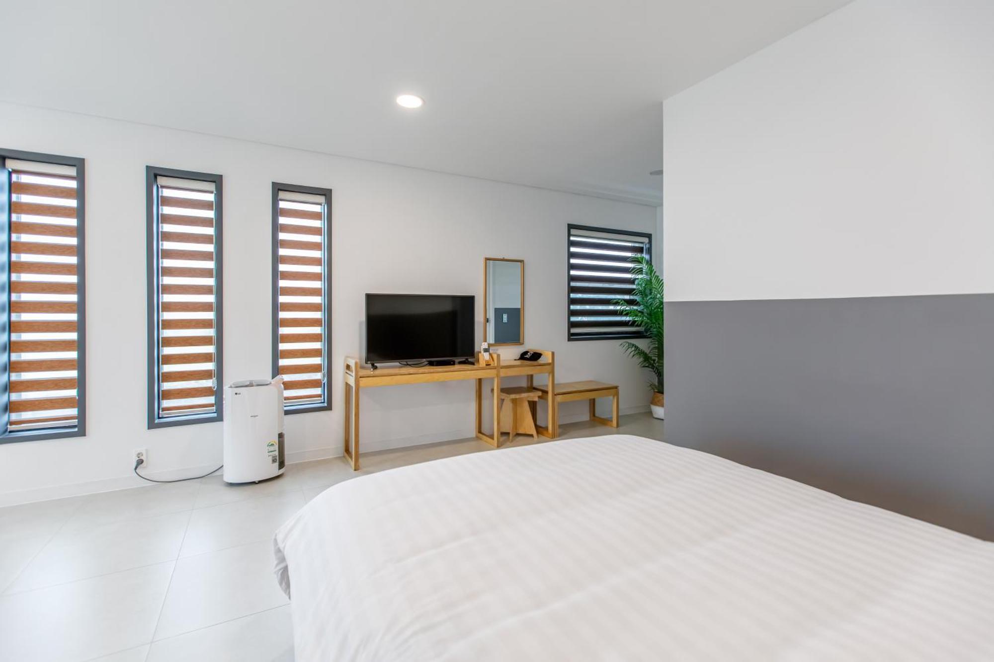 Lunamar Pension Jeju Extérieur photo